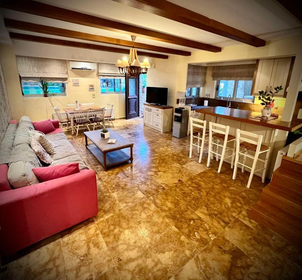 Ένας Ευχάριστος Χώρος Με Πισίνα Villa Pórto Ráfti Kültér fotó